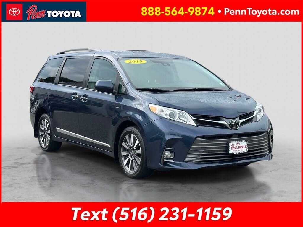 2019 TOYOTA Sienna