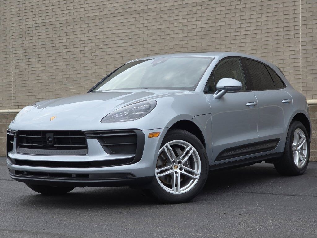 2024 PORSCHE Macan