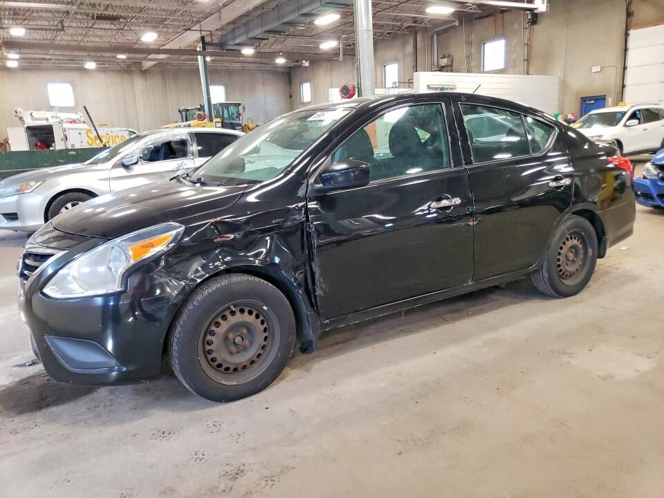 2015 NISSAN Versa