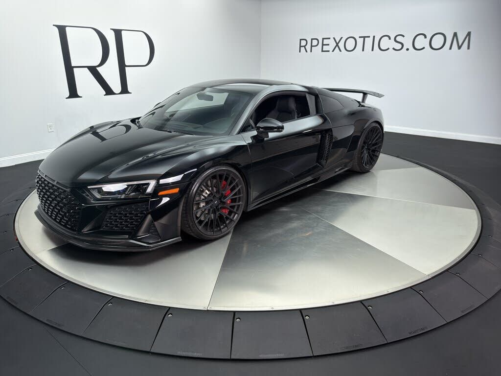 2022 AUDI R8