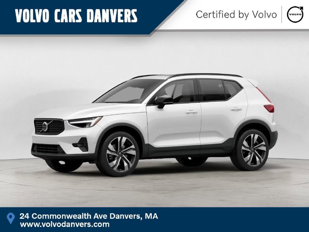 2024 VOLVO XC40