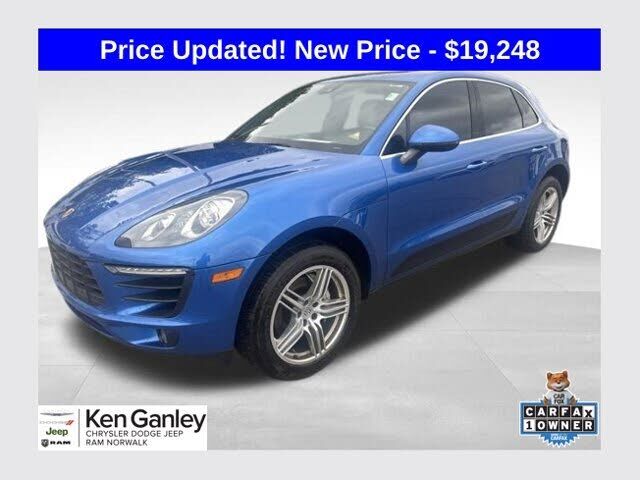 2017 PORSCHE Macan