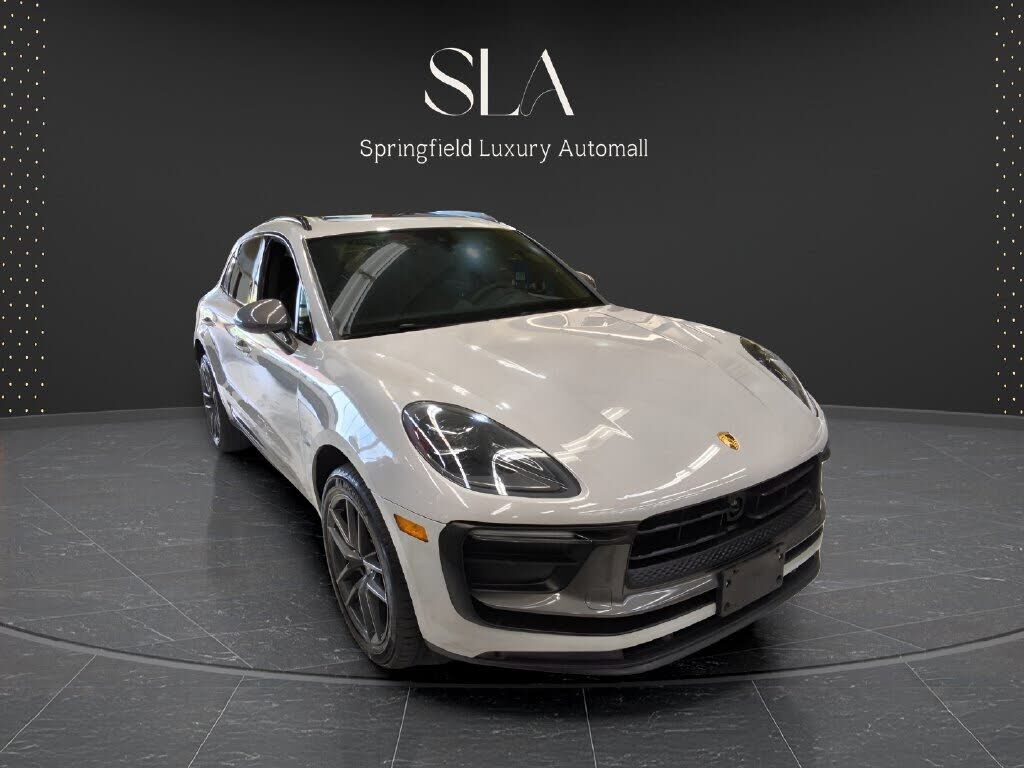 2023 PORSCHE Macan