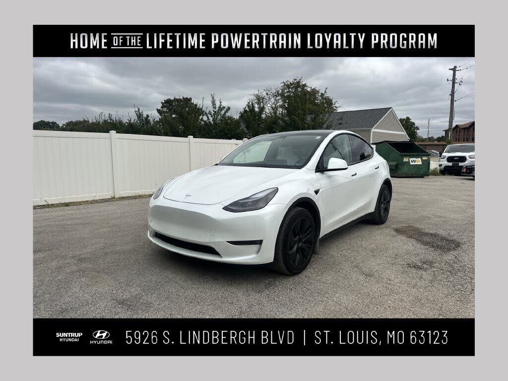 2025 TESLA Model Y