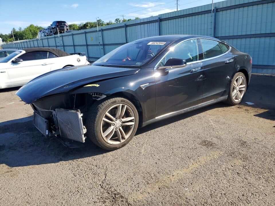 2014 TESLA Model S
