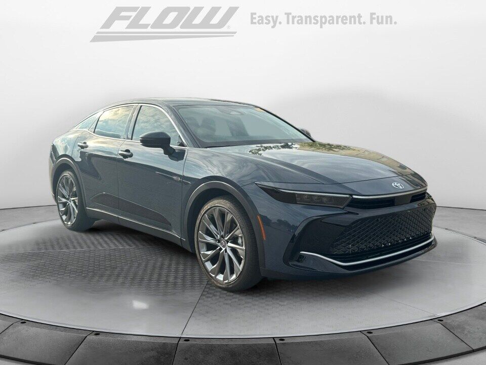 2025 TOYOTA CROWN
