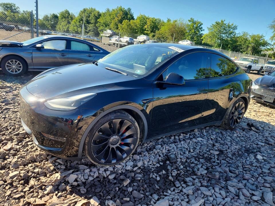 2022 TESLA Model Y