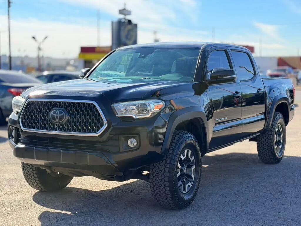 2018 TOYOTA Tacoma