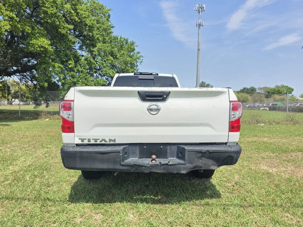 2017 NISSAN Titan