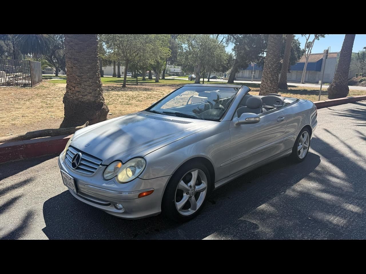 2005 MERCEDES-BENZ CLK-Class