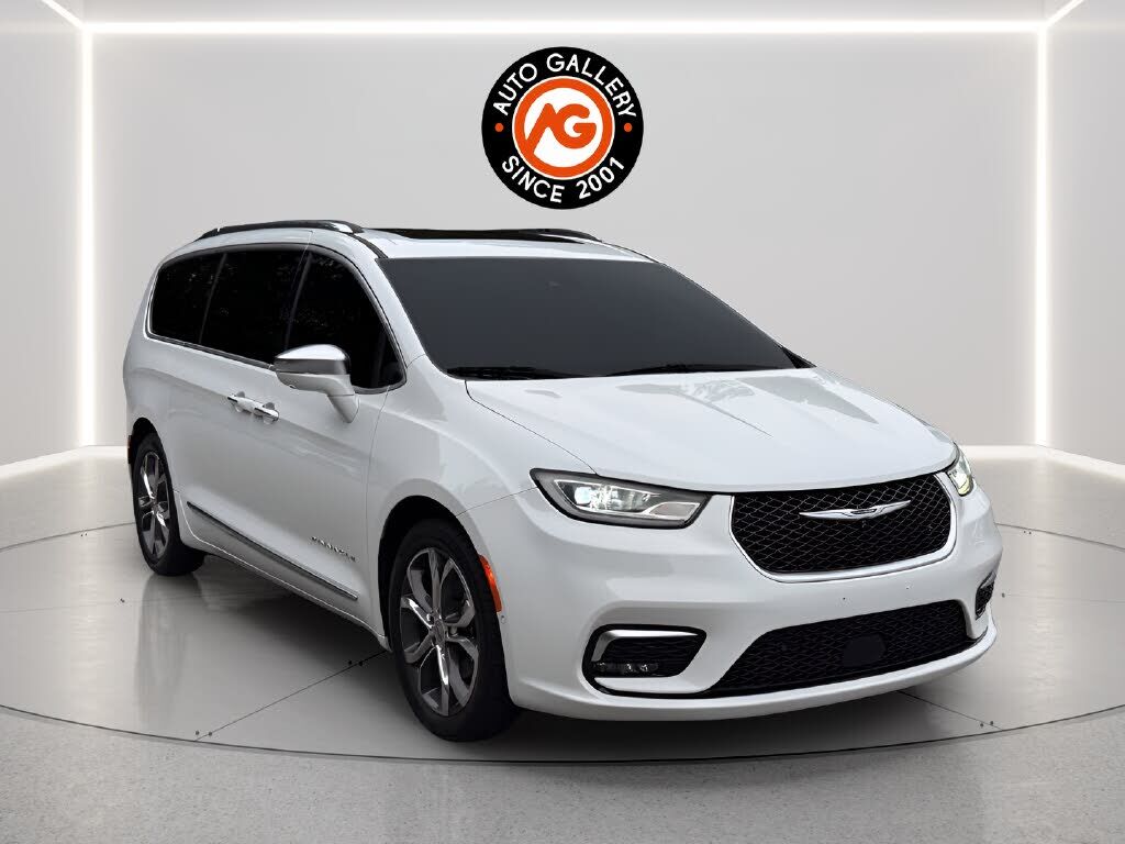 2022 CHRYSLER Pacifica