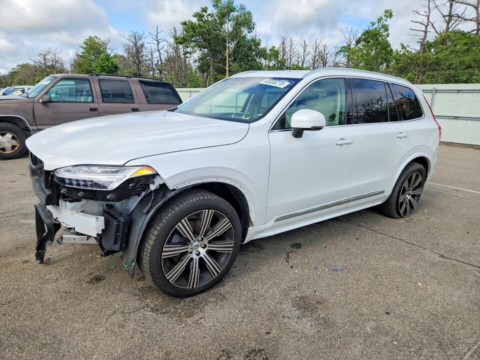 2022 VOLVO XC90