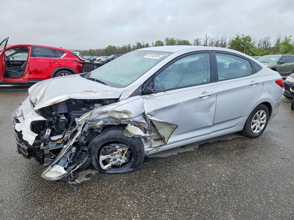 2013 HYUNDAI Accent