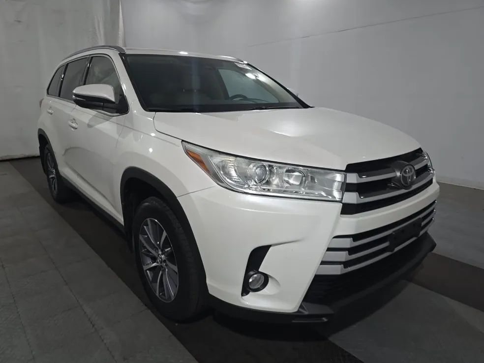 2019 TOYOTA Highlander