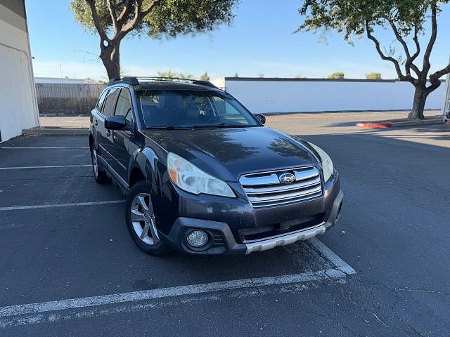 2013 SUBARU Outback