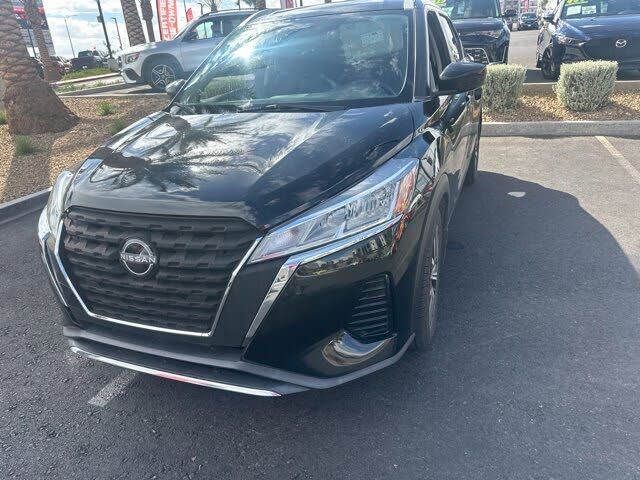 2022 NISSAN Kicks