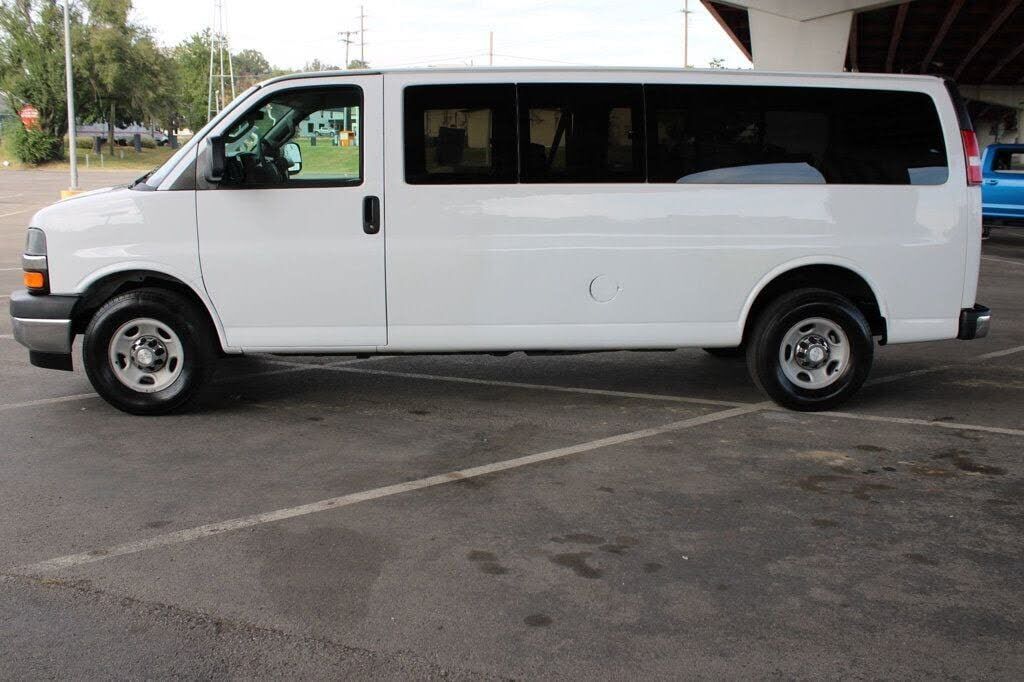 2017 CHEVROLET Express