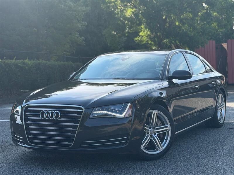 2012 AUDI A8