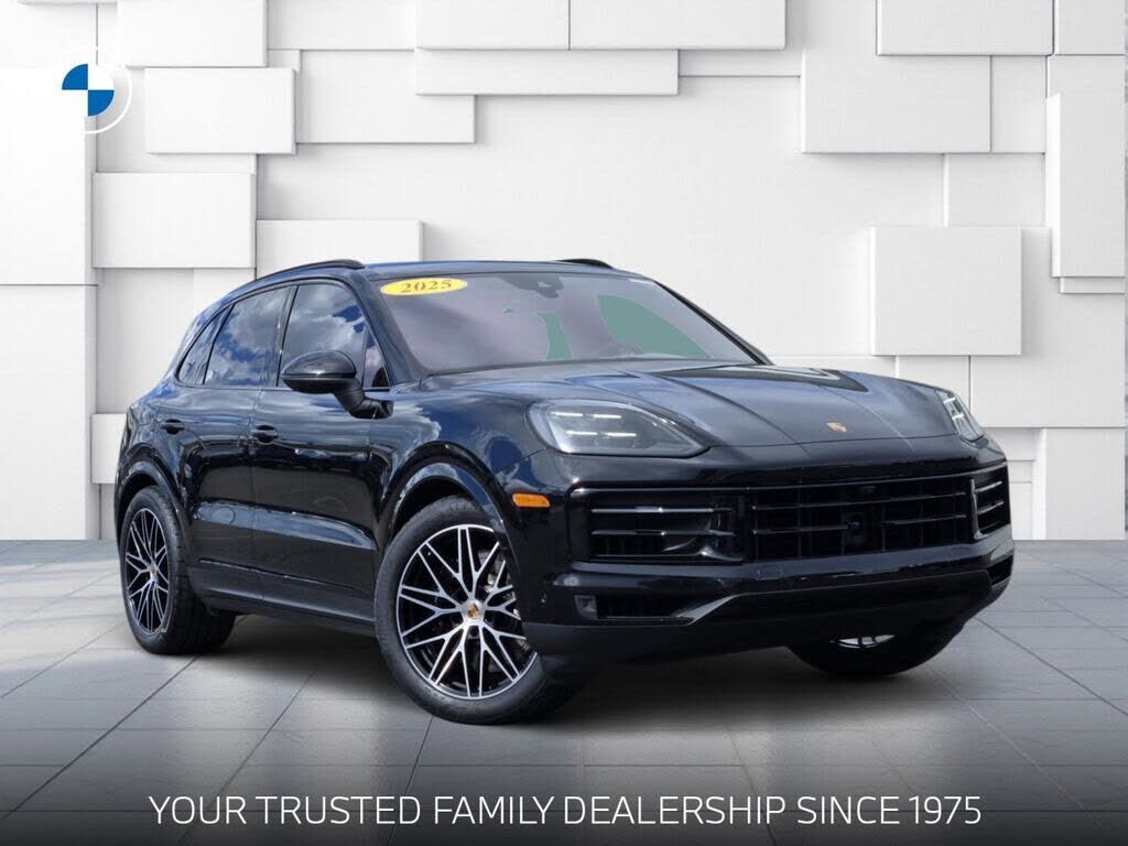 2025 PORSCHE Cayenne