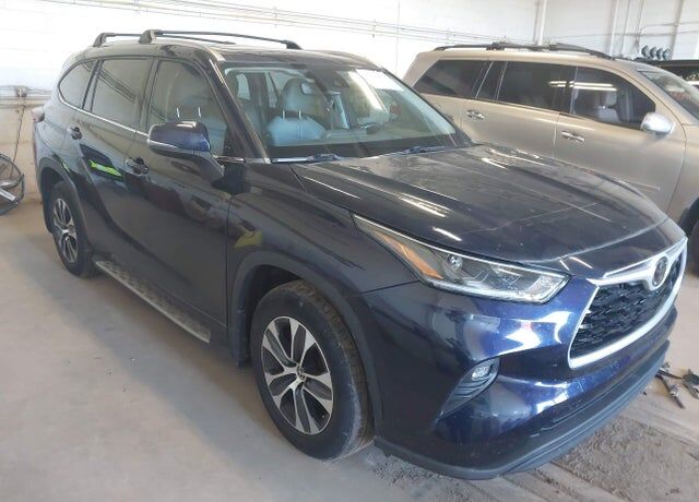 2021 TOYOTA Highlander
