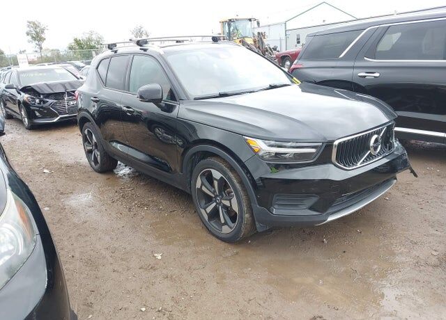 2019 VOLVO XC40