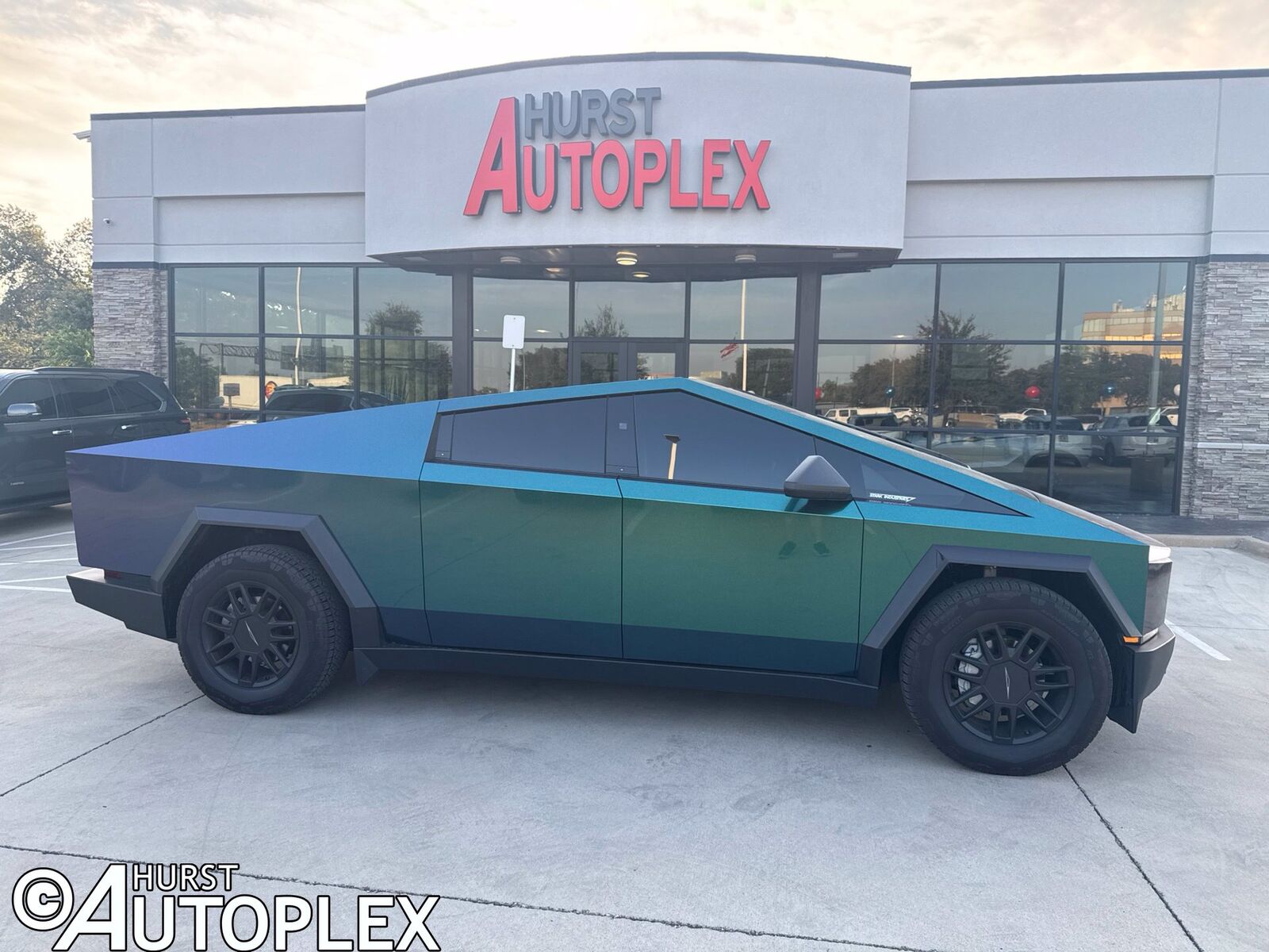2025 TESLA Cybertruck
