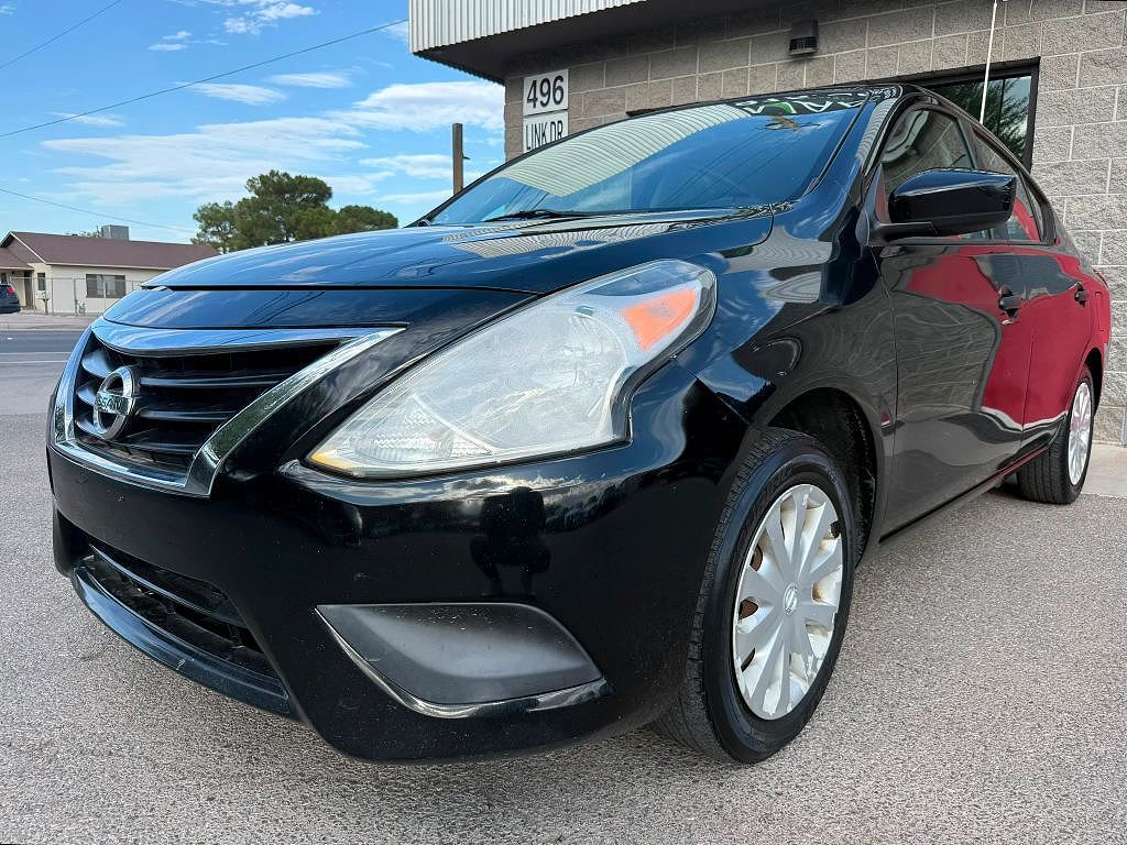 2017 NISSAN Versa
