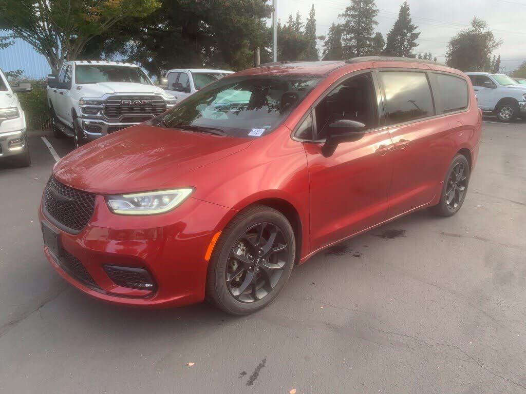 2025 CHRYSLER Pacifica