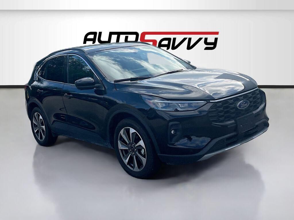 2024 FORD Escape