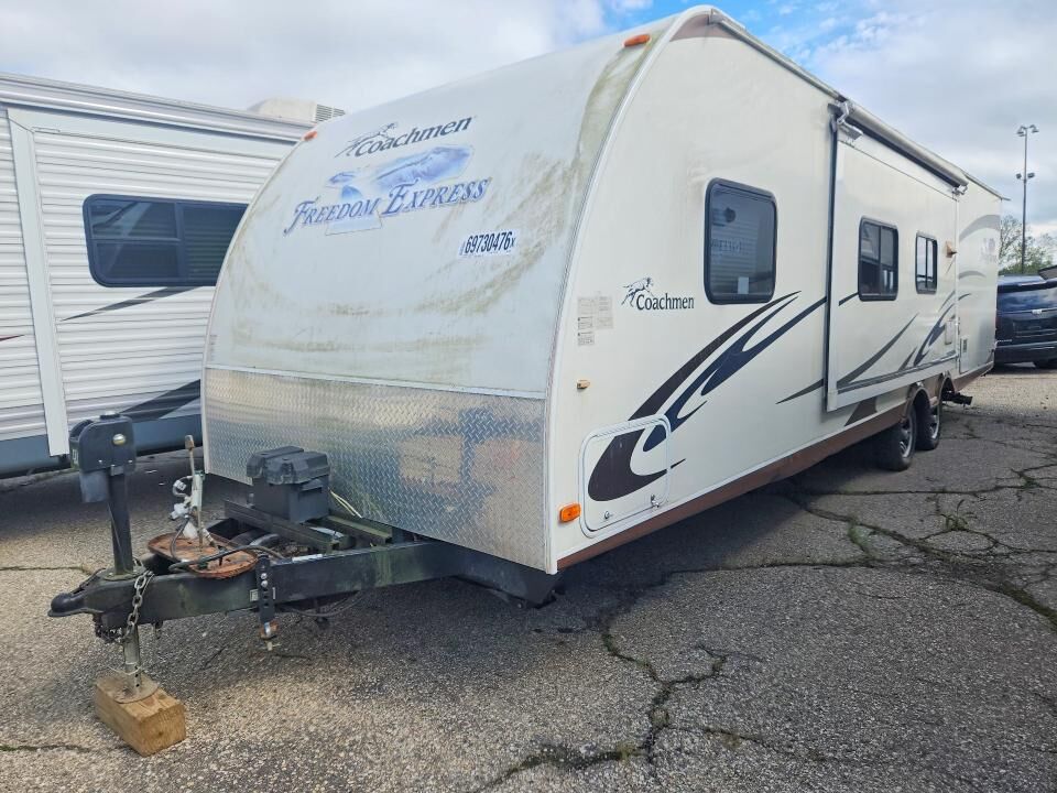 2011 FOREST RIVER Freedom Express