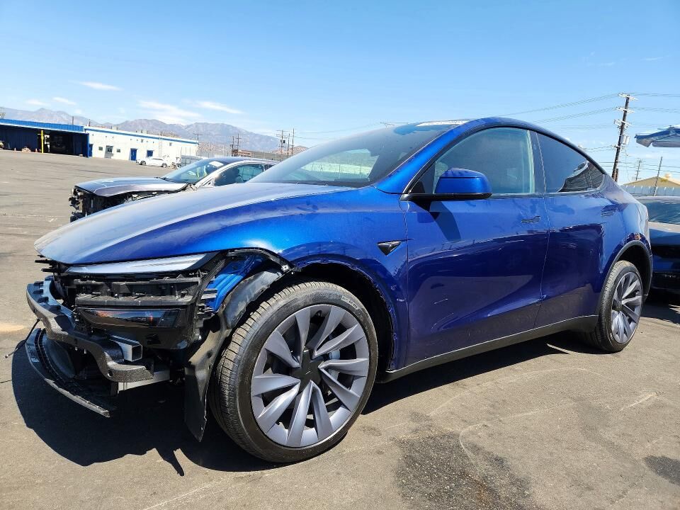 2026 TESLA Model Y