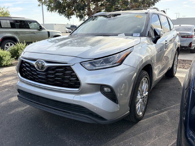 2023 TOYOTA Highlander