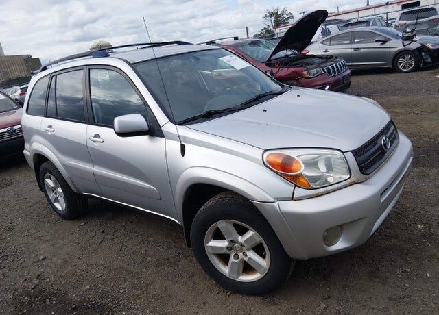 2004 TOYOTA RAV4