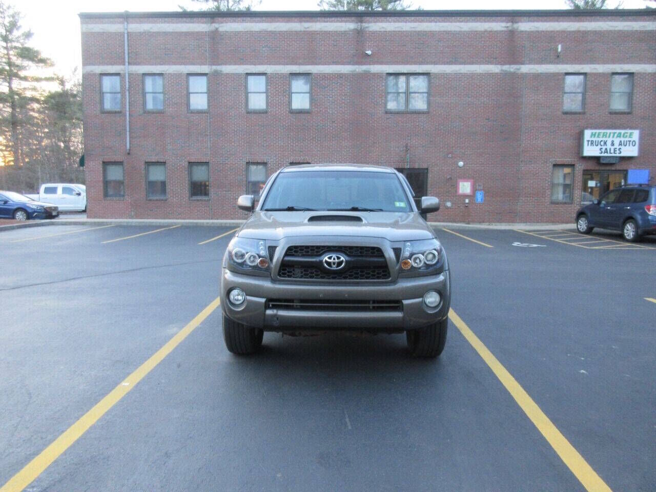2011 TOYOTA Tacoma