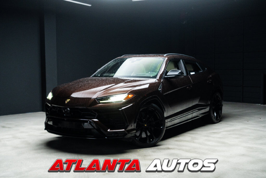 2022 LAMBORGHINI URUS