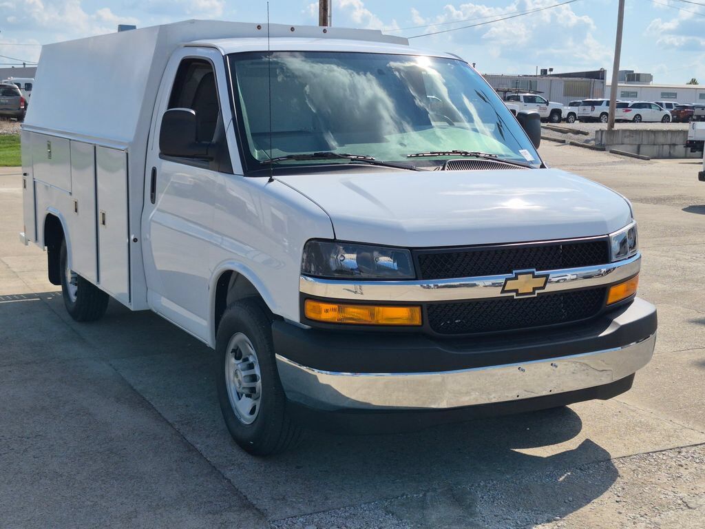 2026 CHEVROLET Express