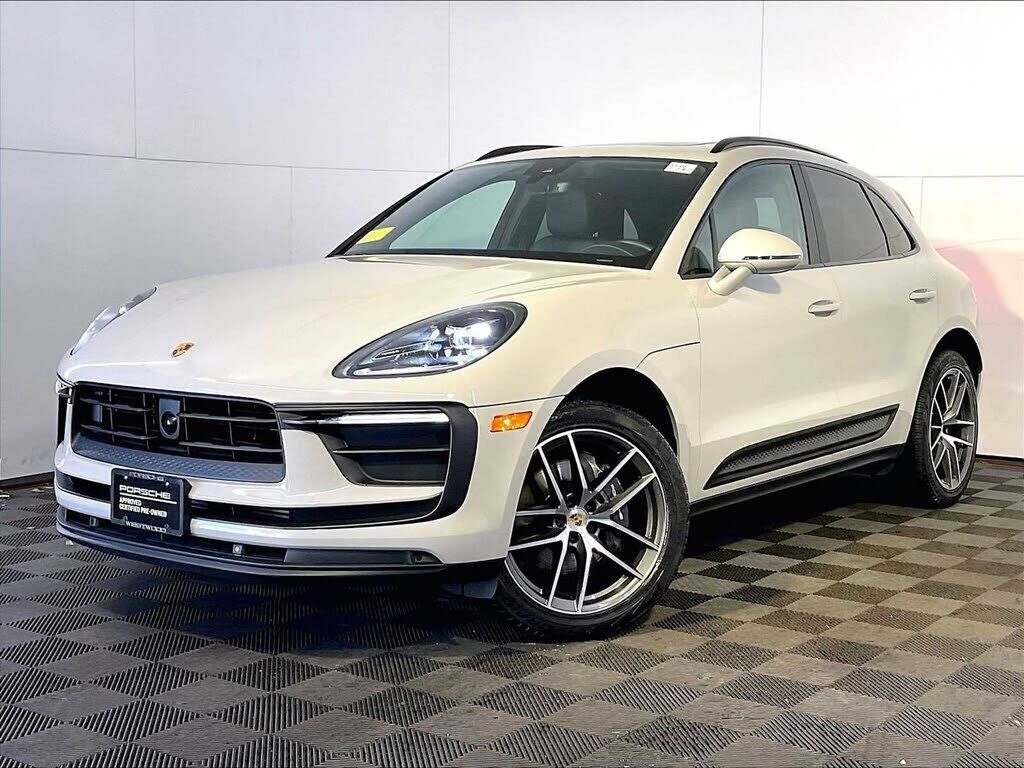 2023 PORSCHE Macan