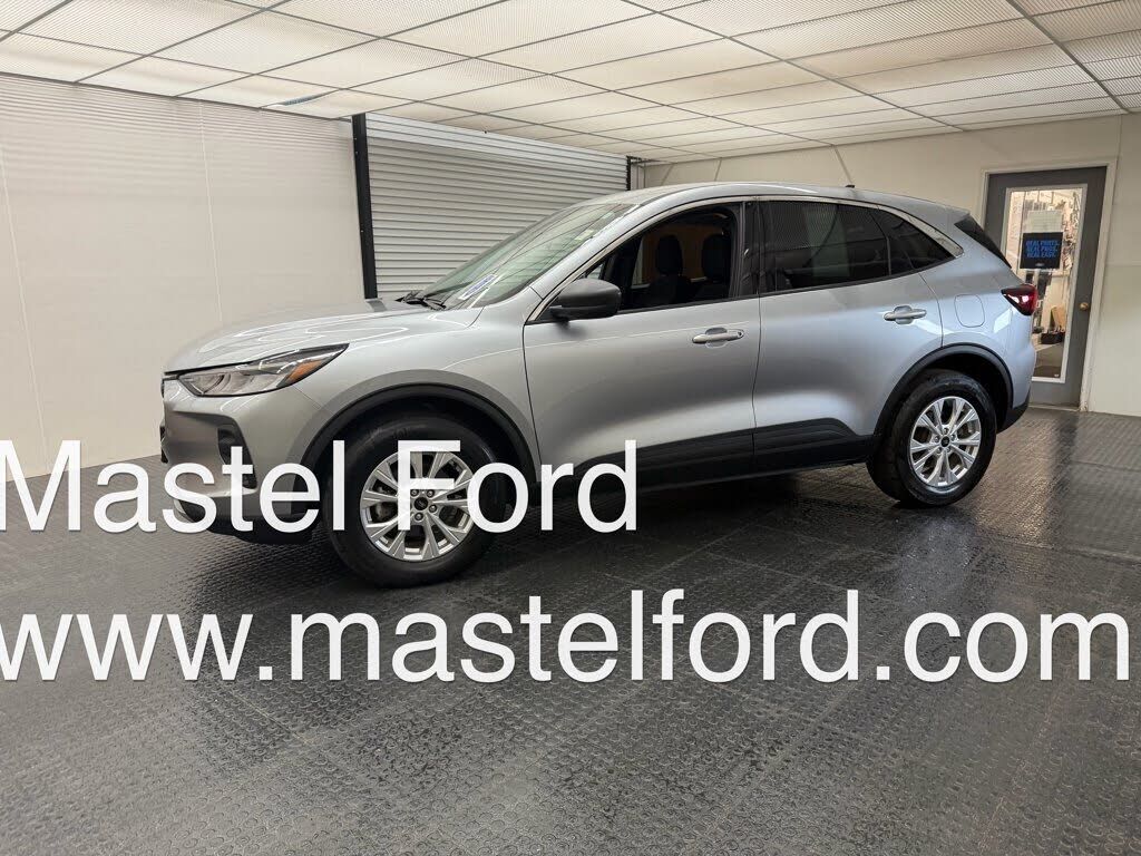 2023 FORD Escape