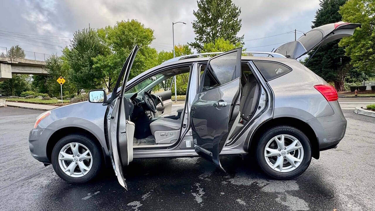 2011 NISSAN Rogue