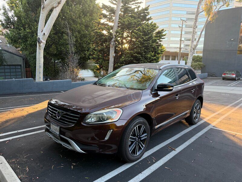2017 VOLVO XC60