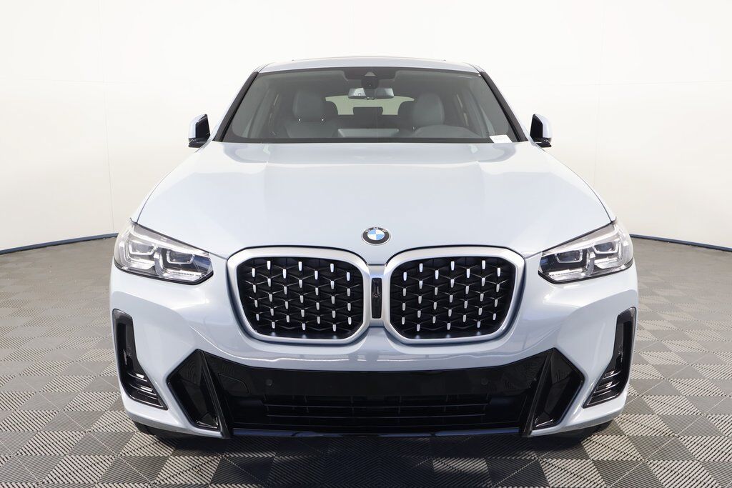 2025 BMW X4