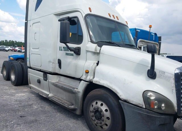 2015 FREIGHTLINER Cascadia