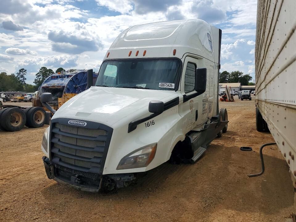 2019 FREIGHTLINER New Cascadia 126" Sleepercab