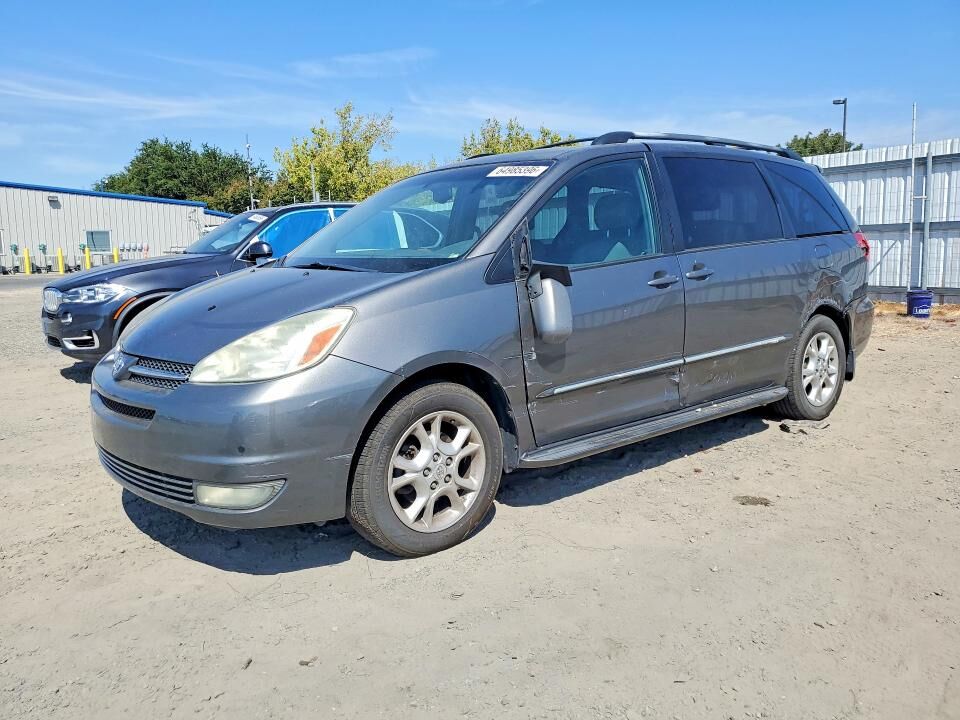 2004 TOYOTA Sienna