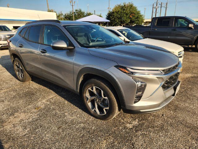 2024 CHEVROLET Trax