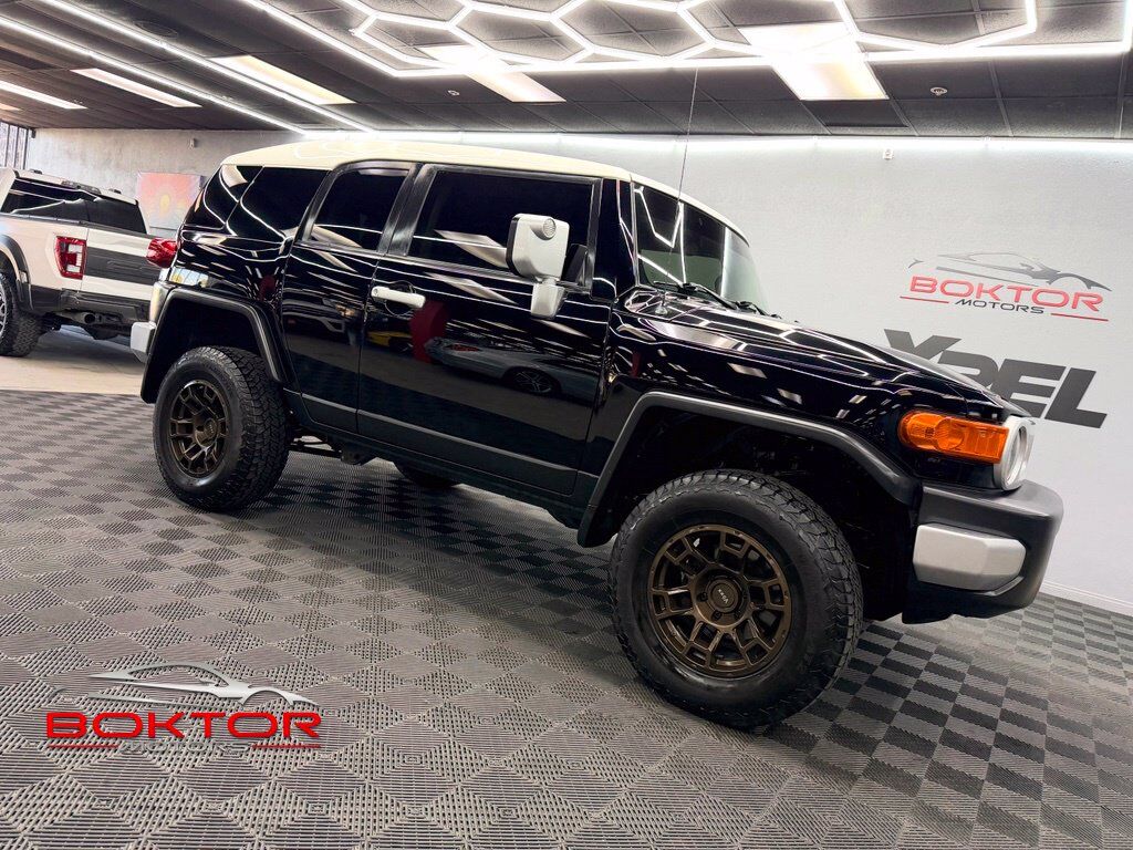 2014 TOYOTA FJ Cruiser