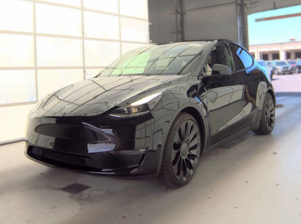 2022 TESLA Model Y