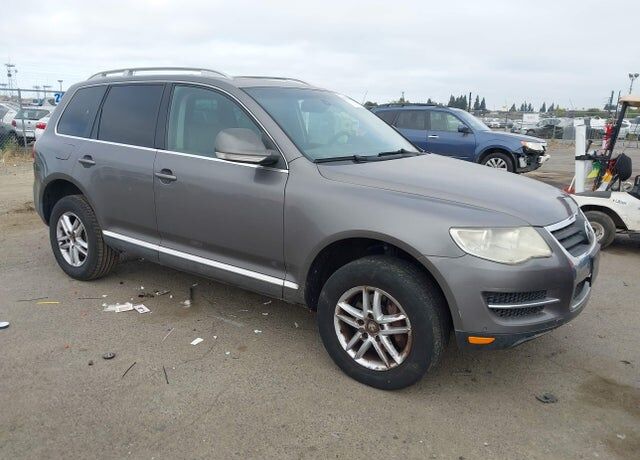 2008 VOLKSWAGEN Touareg