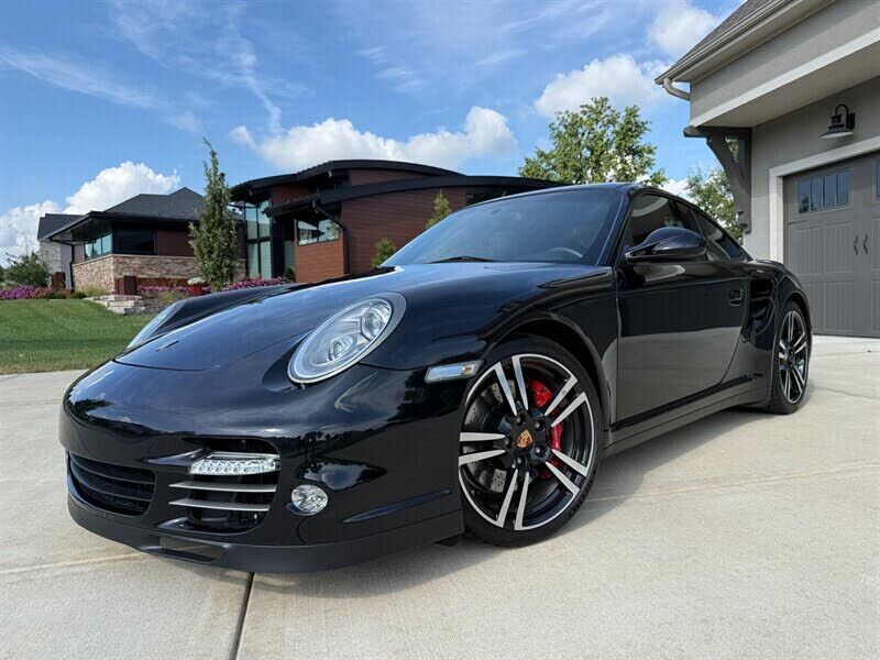 2011 PORSCHE 911
