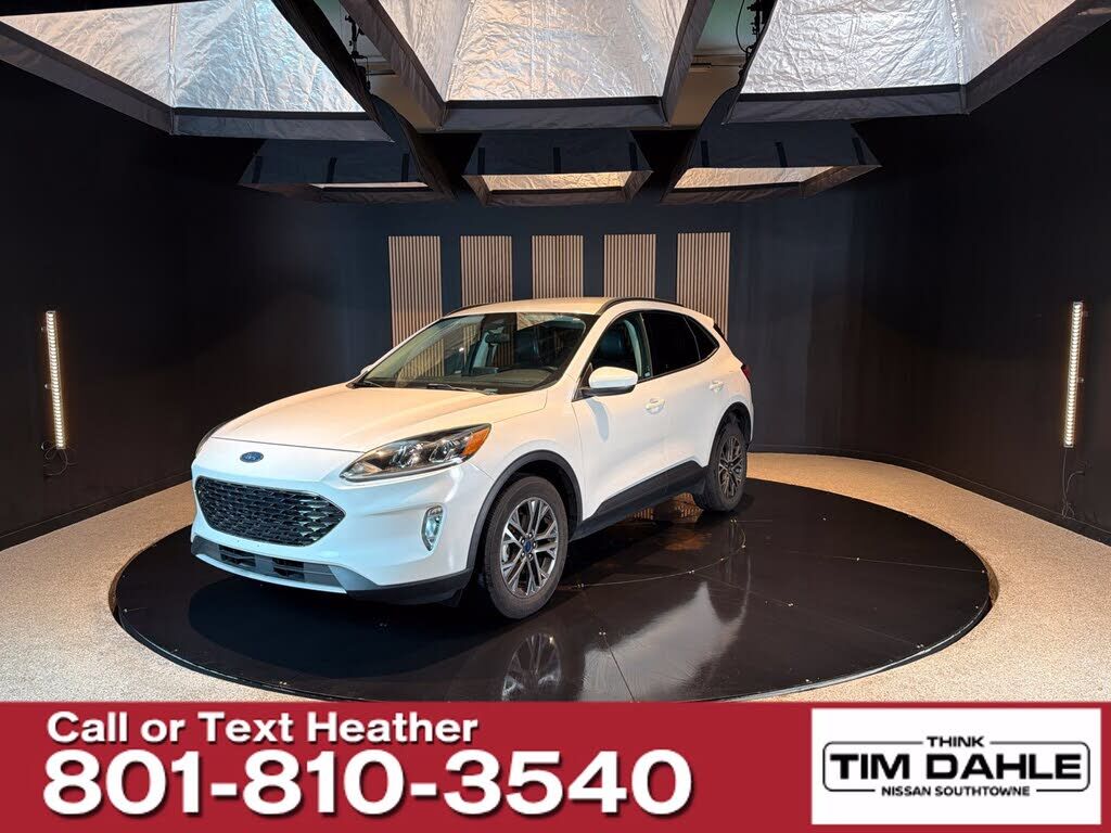 2020 FORD Escape